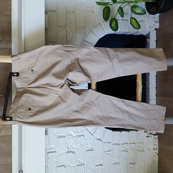 Men's Banana Republic kakhi pants, measurements 34 X 32 - Picture 2 of 6